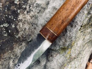 Walnut handle seax