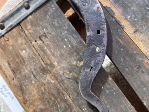 Horseshoe hoof pick